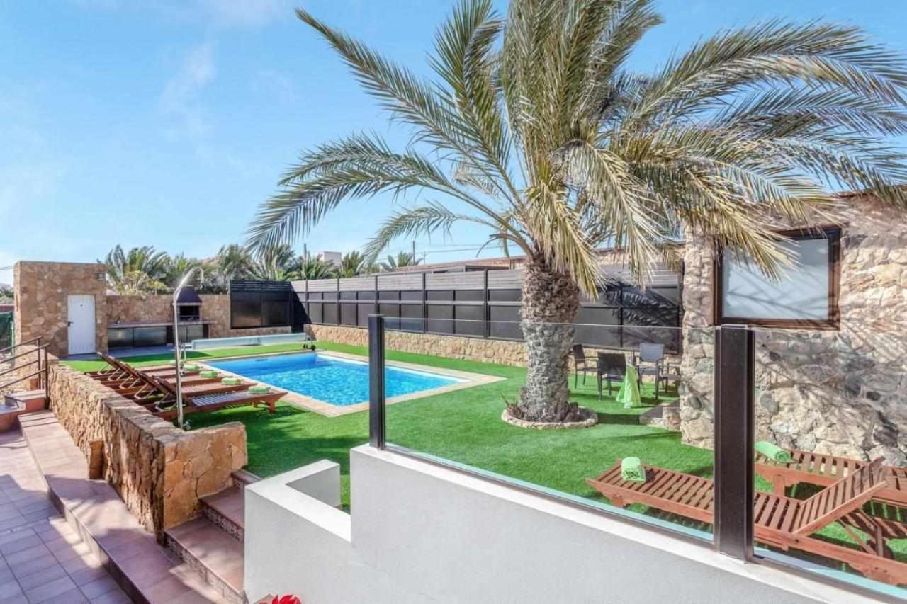 Villa Cobas Con Piscina Y Privada Triquivijate Εξωτερικό φωτογραφία